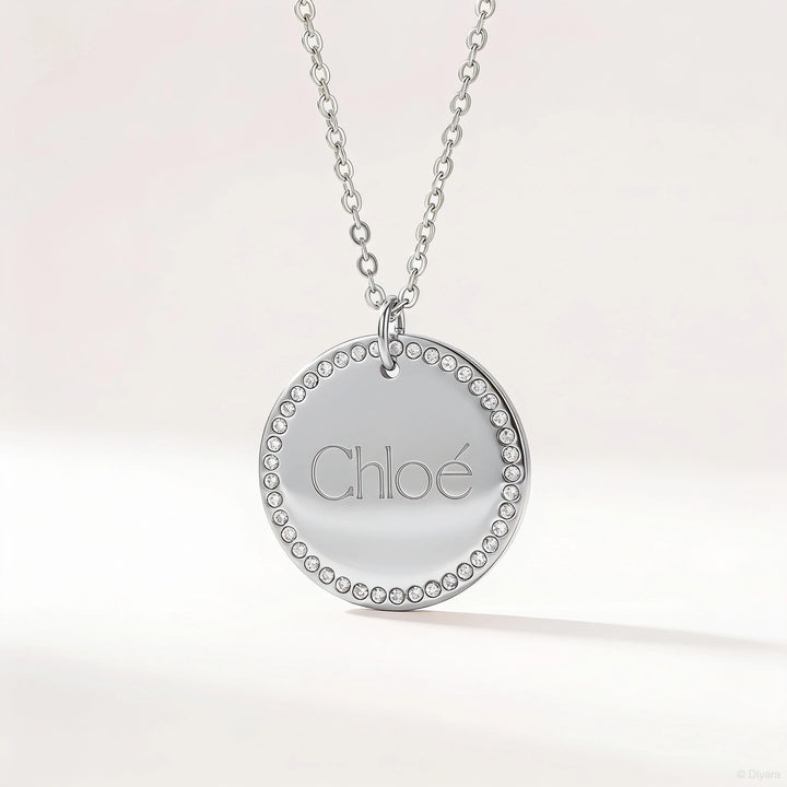 Collier Gravé Médaillon Strass