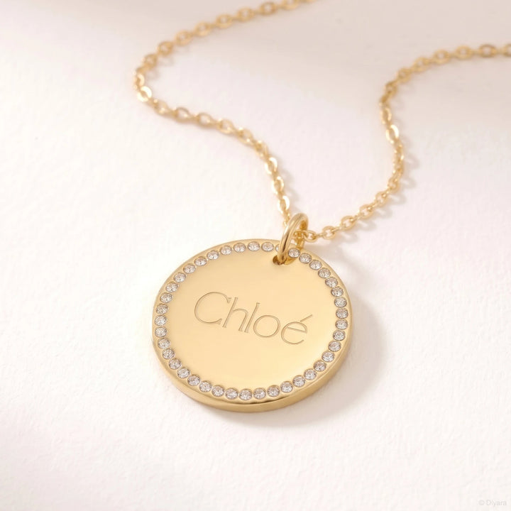 Collier Gravé Médaillon Strass