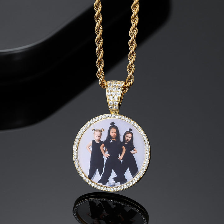 Engraved photo necklace 